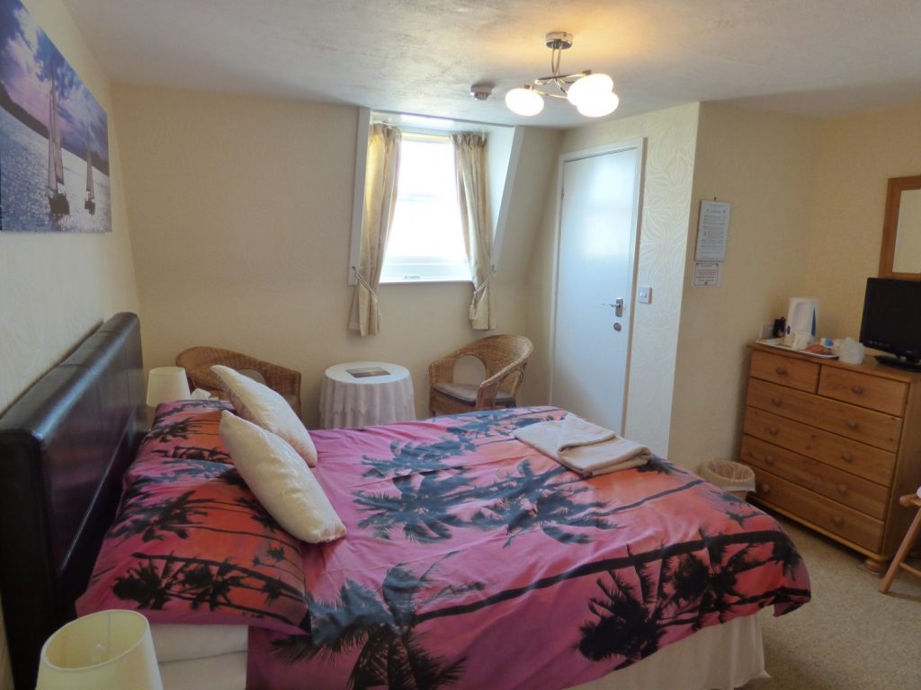 Room 8 – Third floor double en-suite overlooking beach